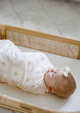 Load image into Gallery viewer, Cotton and Bamboo Swaddle | Daisy