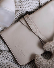 Load image into Gallery viewer, Diaper Wallet | Blanc