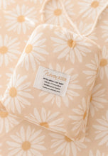 Load image into Gallery viewer, Organic Cotton Crib Sheet | Daisy
