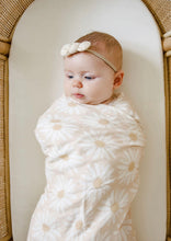 Load image into Gallery viewer, Cotton and Bamboo Swaddle | Daisy
