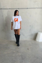 Load image into Gallery viewer, Women’s Buenos Dias Tee | Apricot
