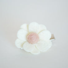 Load image into Gallery viewer, Daisy Clip | Ivory
