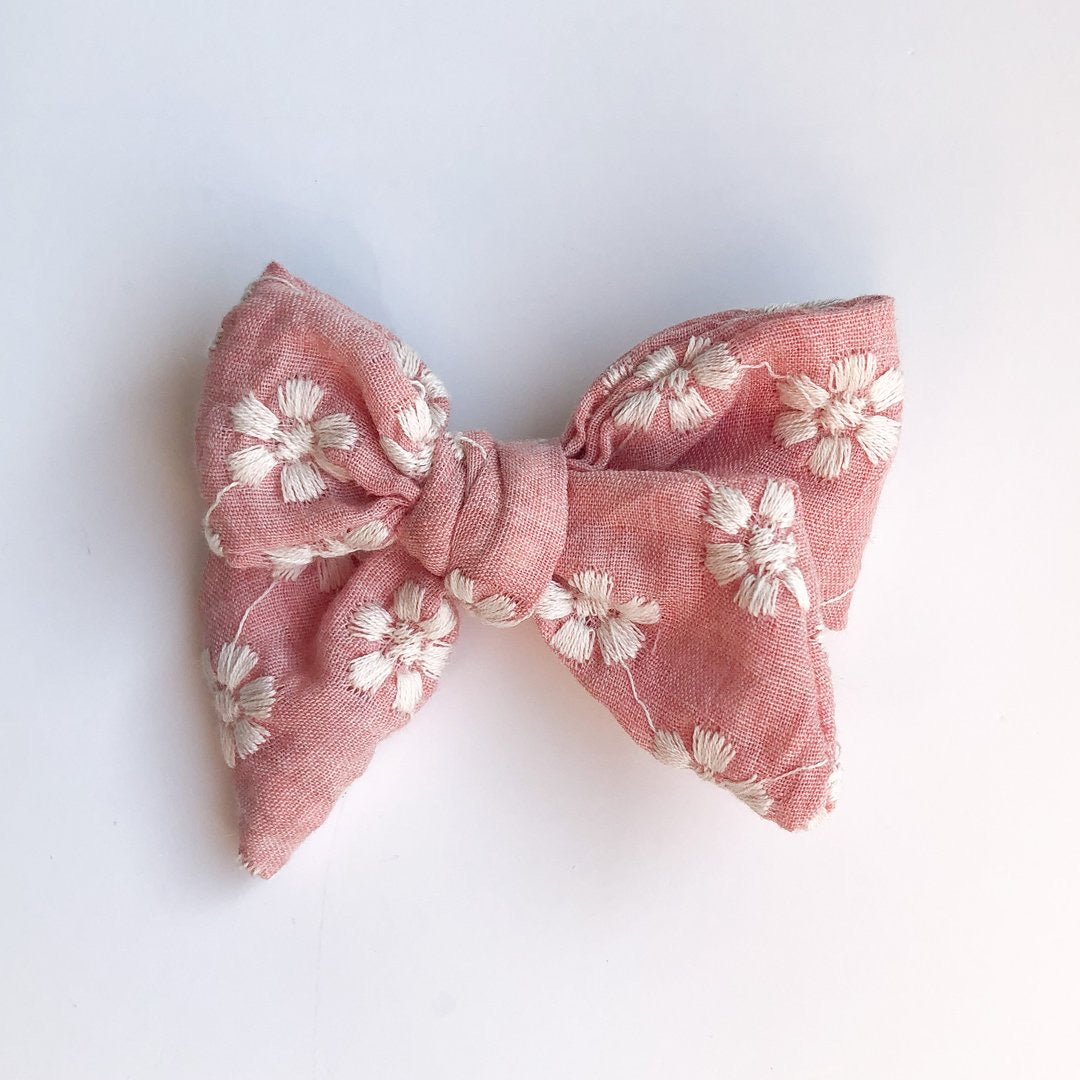 Daisy Embroidered Bow | Pink